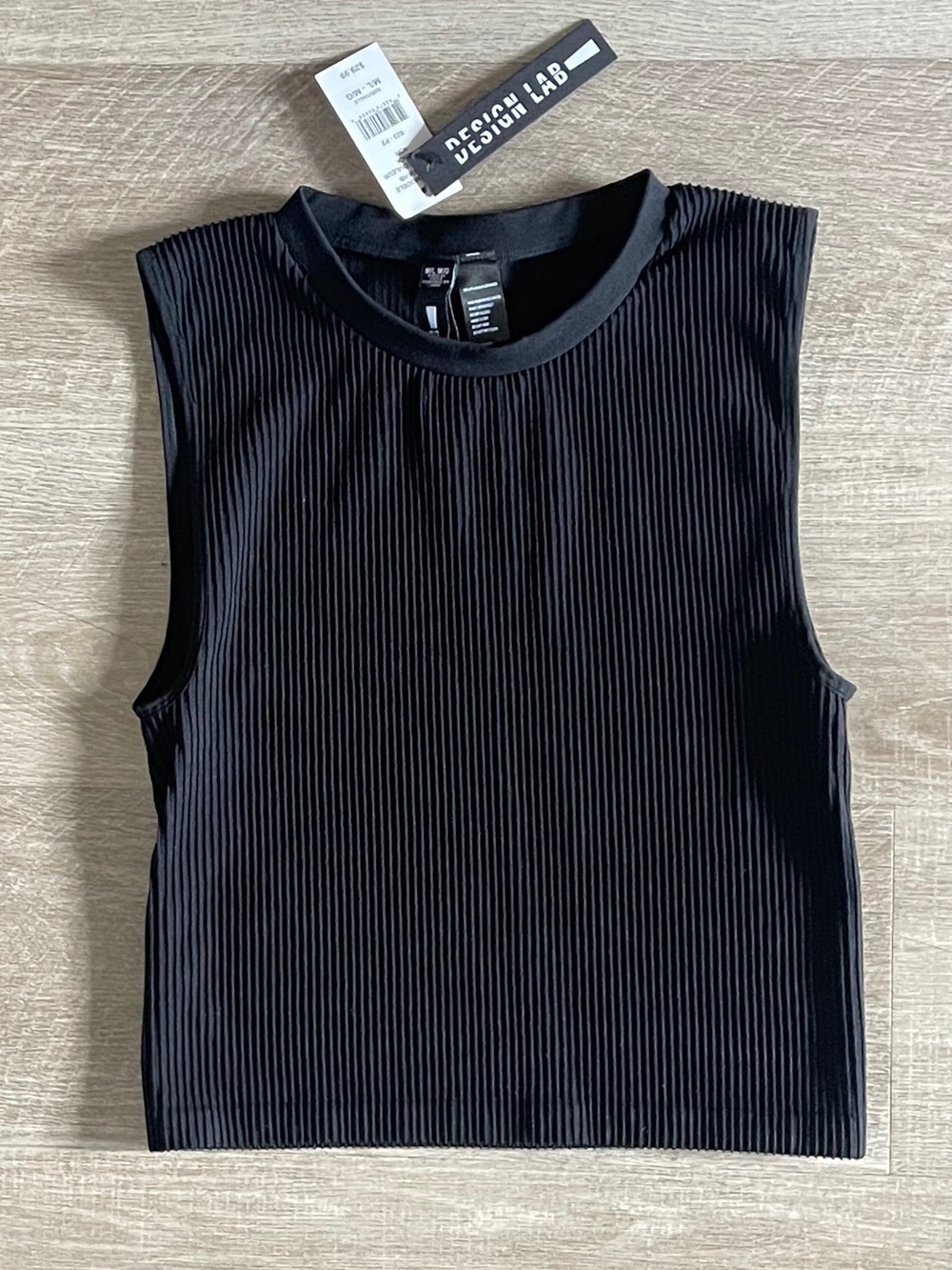 Design Lab Pleated Mock Neck Compression Tank M/L - Picture 3 of 6